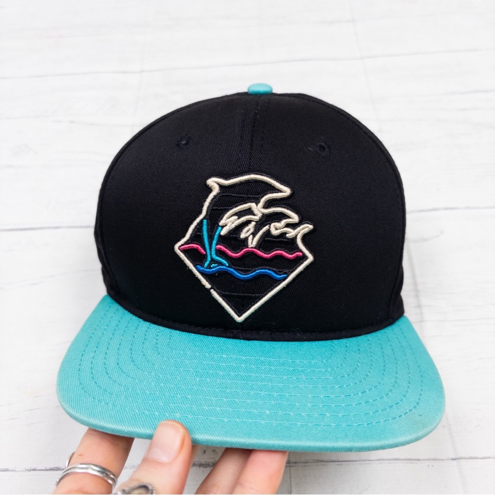 Pink Dolphin Hat - Picture 2 of 6